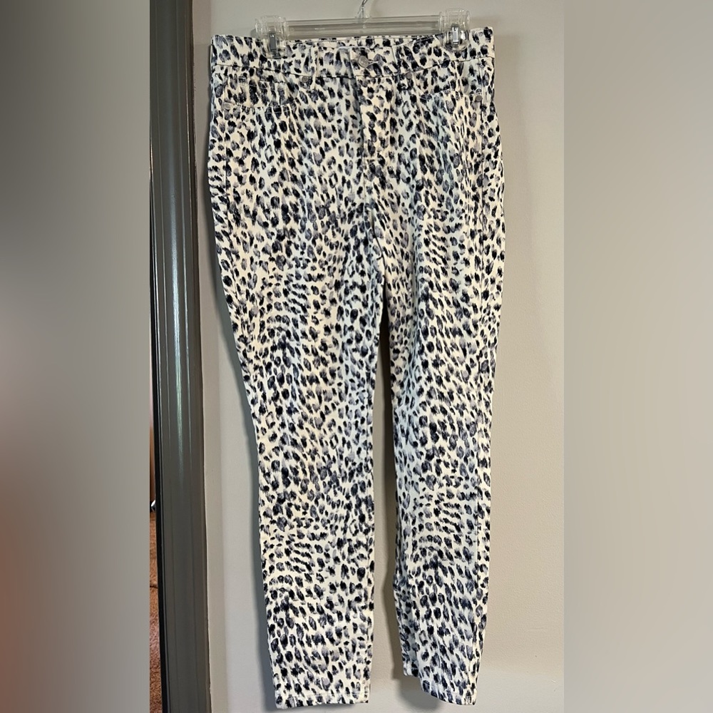 Size 10 Animal Print Ankle pants by Sofía Jeans (by Sofia Vergara)